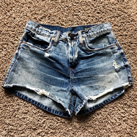 BLANK NYC Barrow Jean Shorts in Earth Blues - Picture 5 of 8